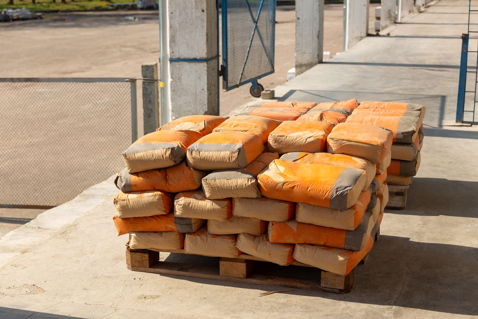 Filled industrial bags arranged on a pallet